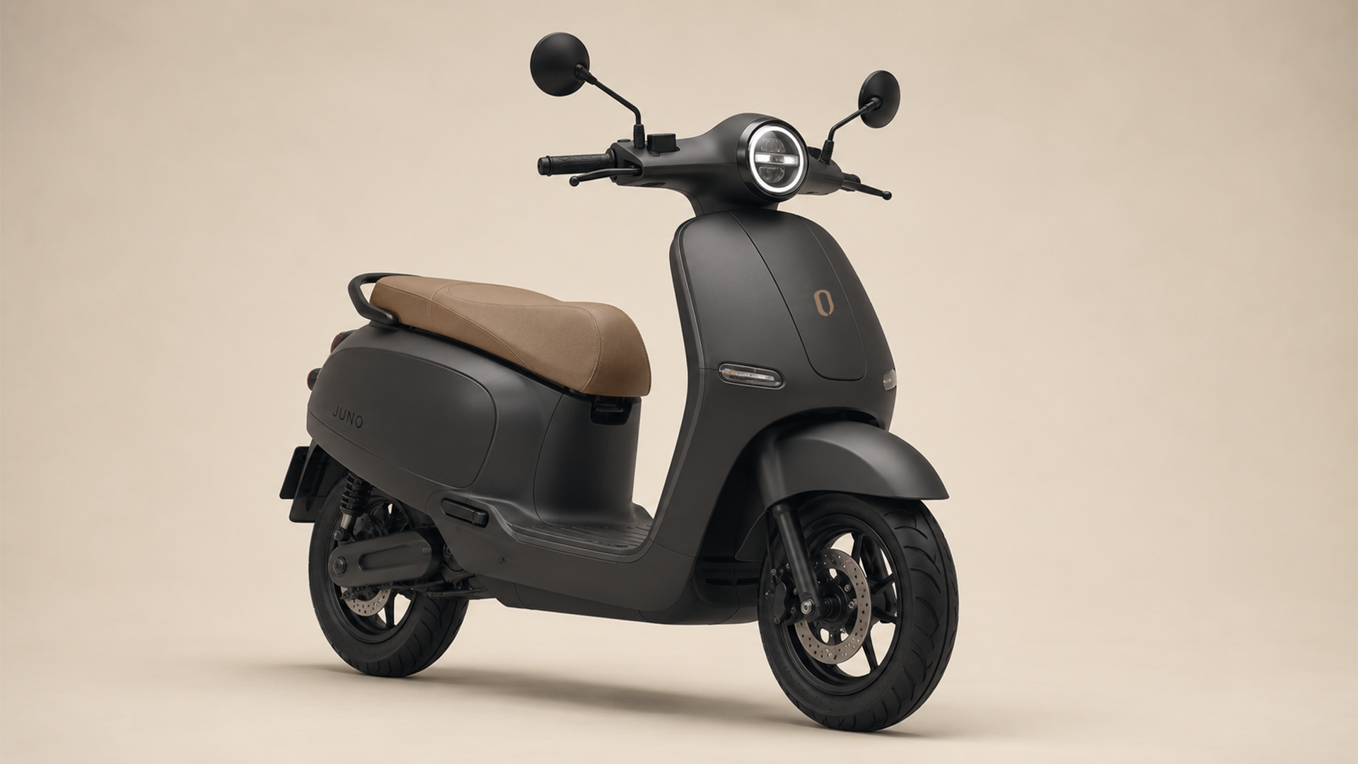 Scooter elétrica Juno em fundo cream